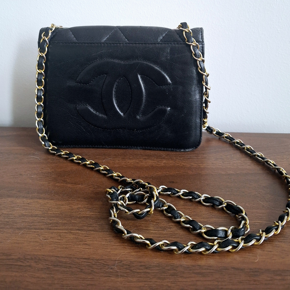 Chanel Black Quilted Leather Chain Bag - Picture 2 of 5